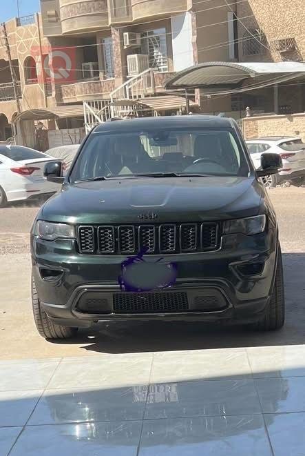 جیپ گراند شیرۆکی